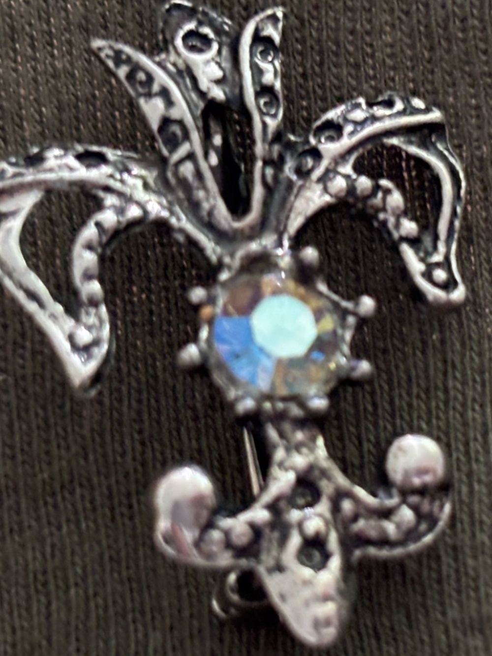 Vintage Silver Tone Fleur-de-Lis Brooch with Aurora Borealis Crystal